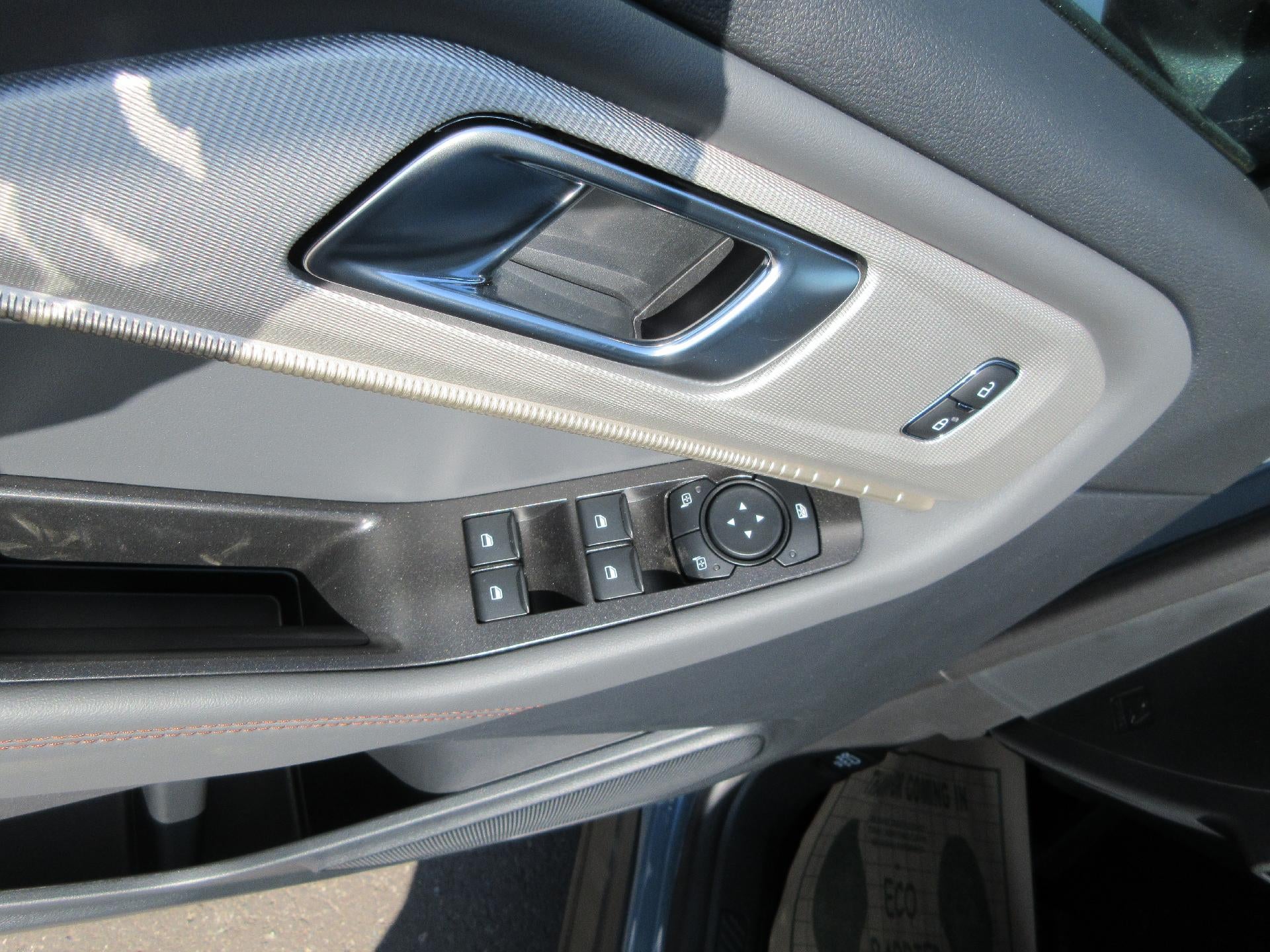 2027 Ford Explorer Active w/200A Pkg 4WD