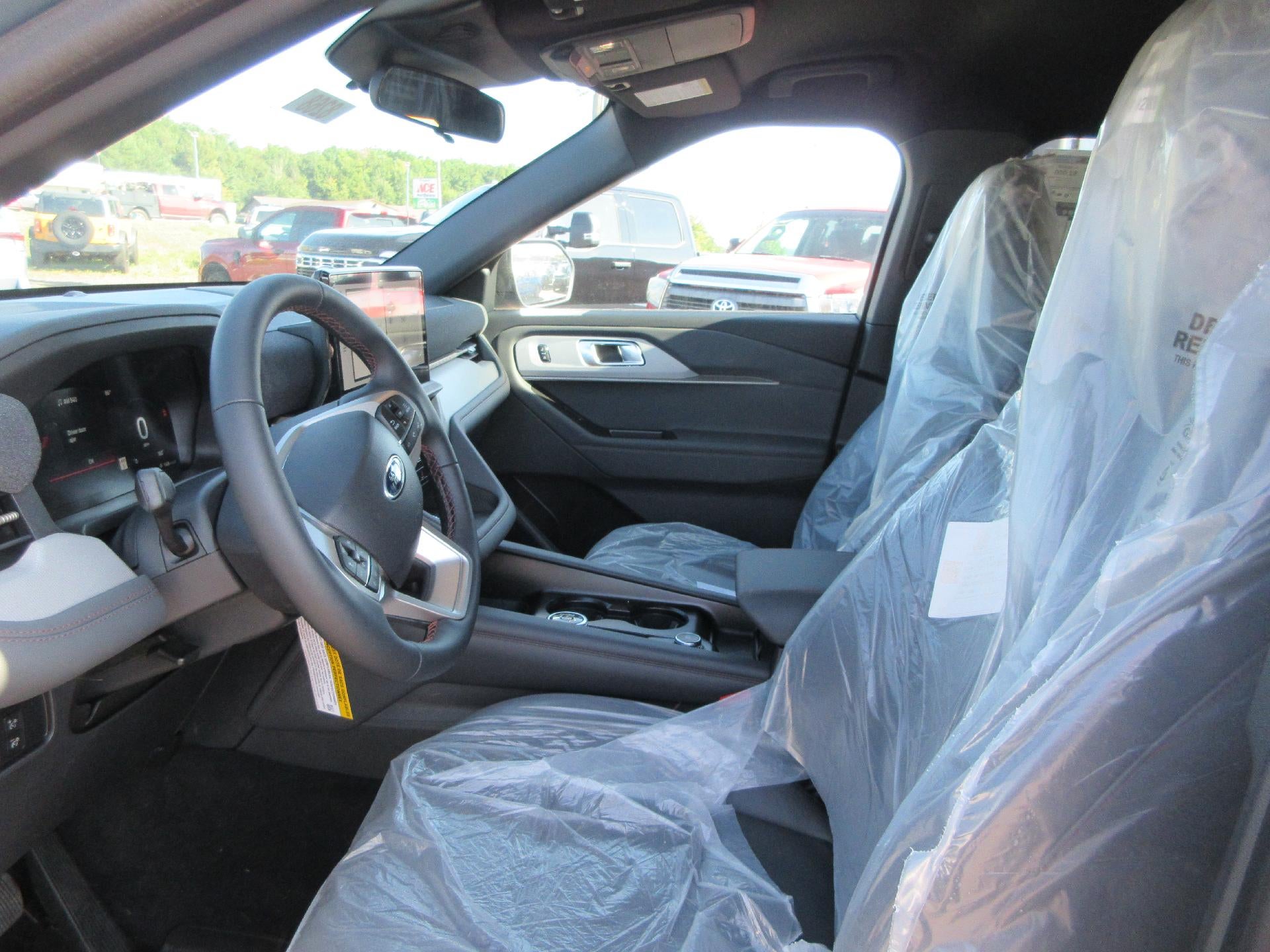 2027 Ford Explorer Active w/200A Pkg 4WD