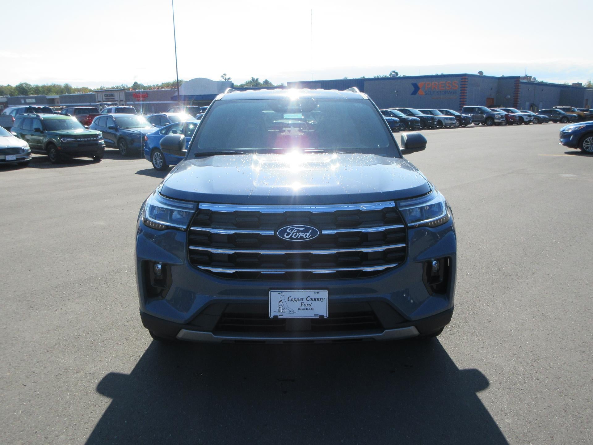 2027 Ford Explorer Active w/200A Pkg 4WD