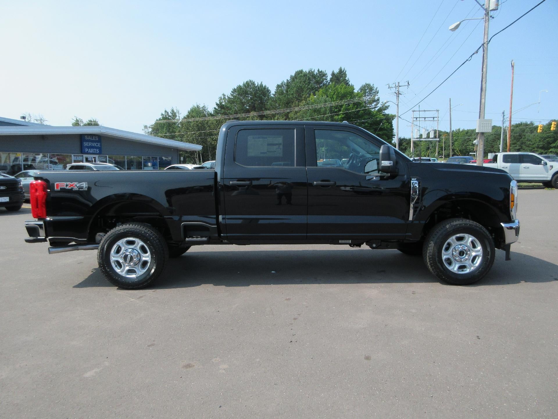2026 Ford Super Duty F-250 SRW XL 4WD Crew Cab 6.75' Box