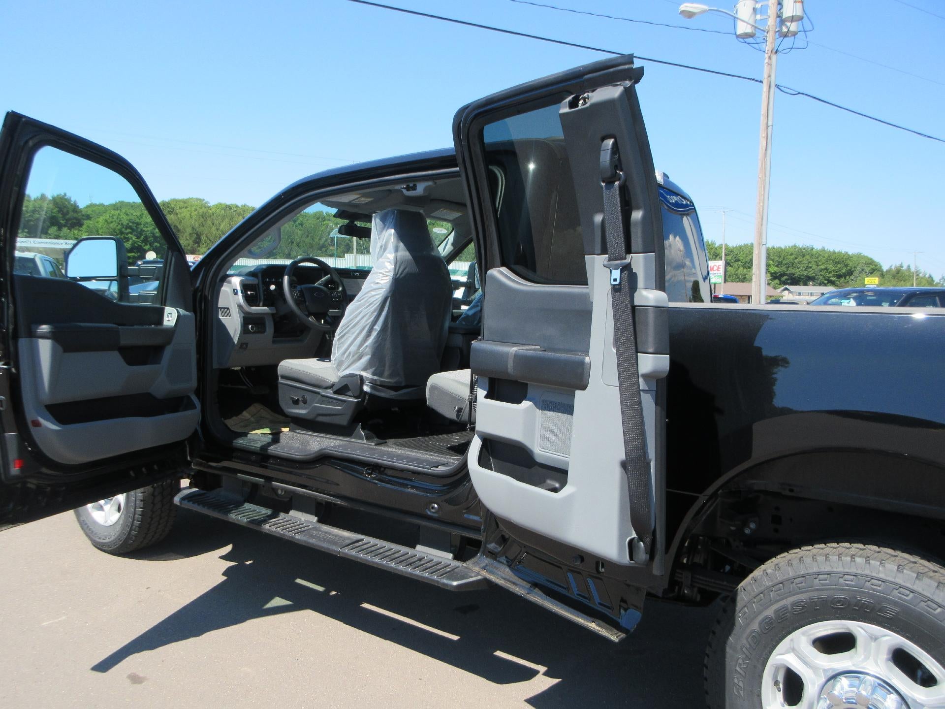 2026 Ford Super Duty F-350 SRW XLT 4WD SuperCab 6.75' Box