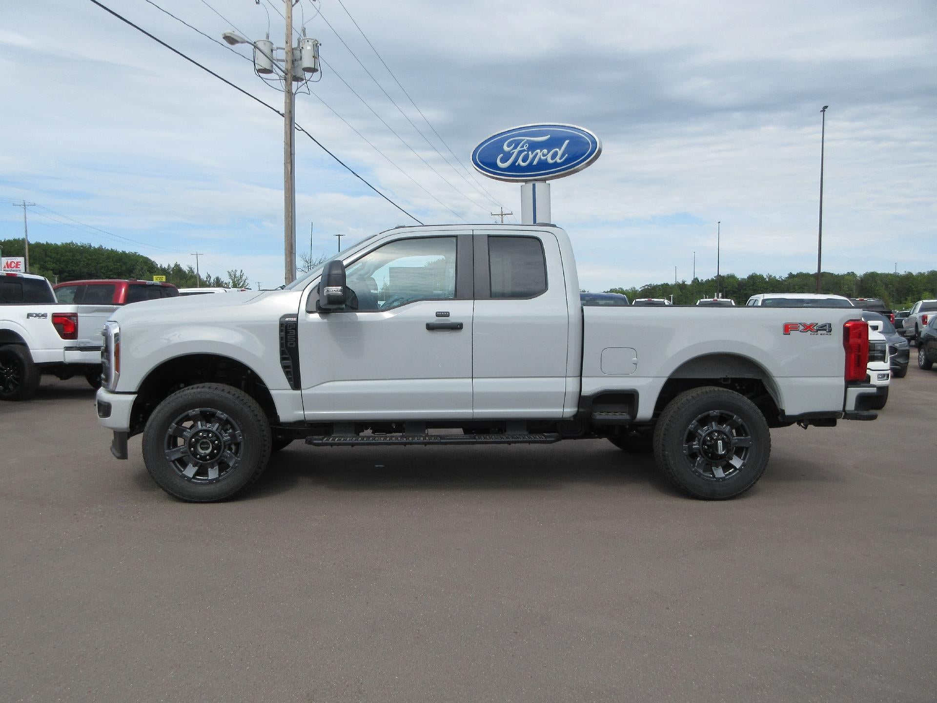 2026 Ford Super Duty F-350 SRW XL 4WD SuperCab 6.75' Box