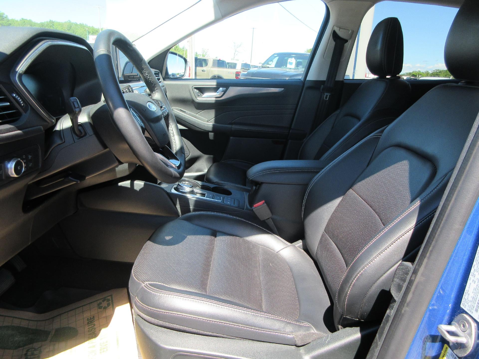 2022 Ford Escape Titanium AWD