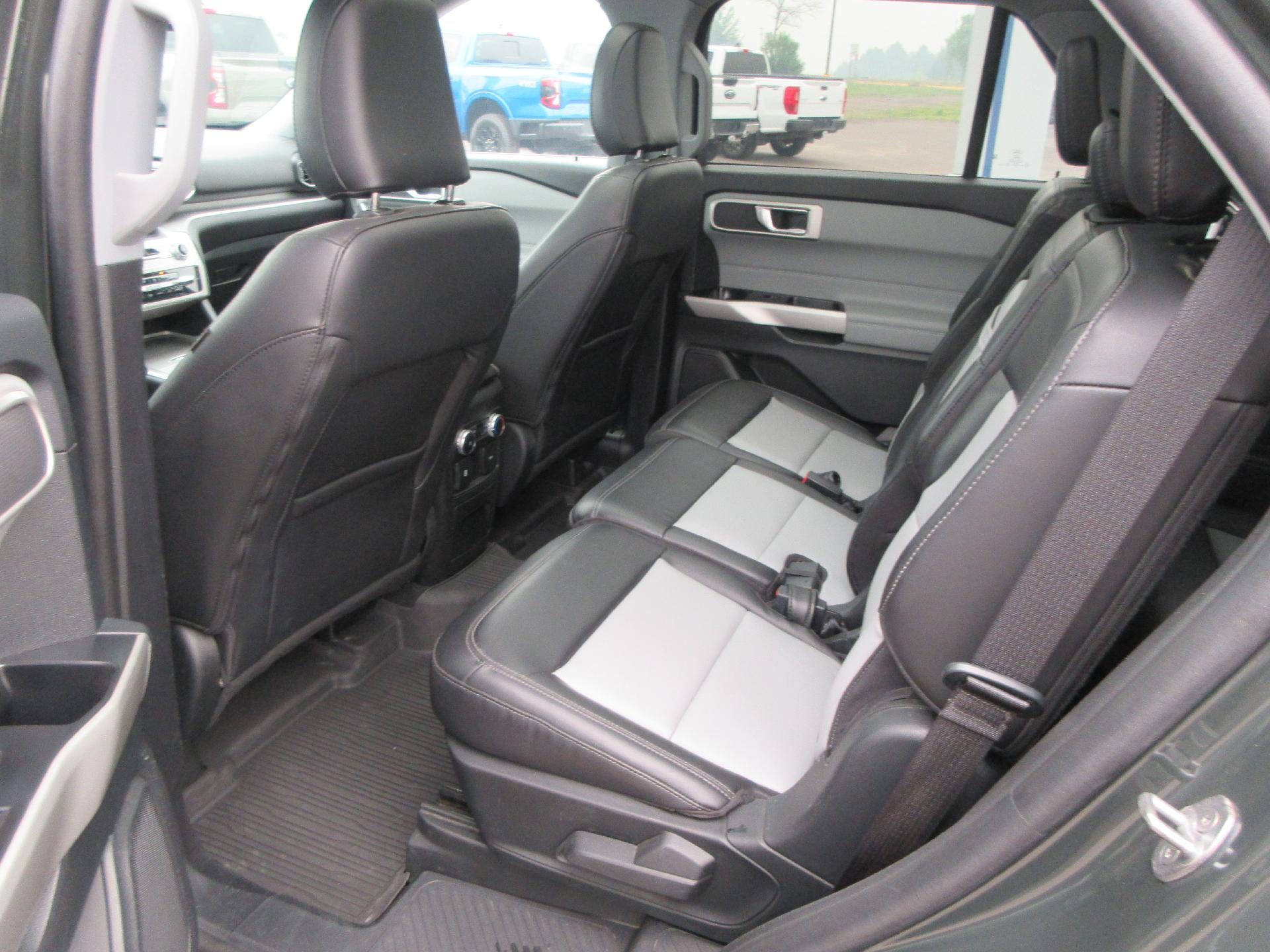 2022 Ford Explorer XLT 4WD