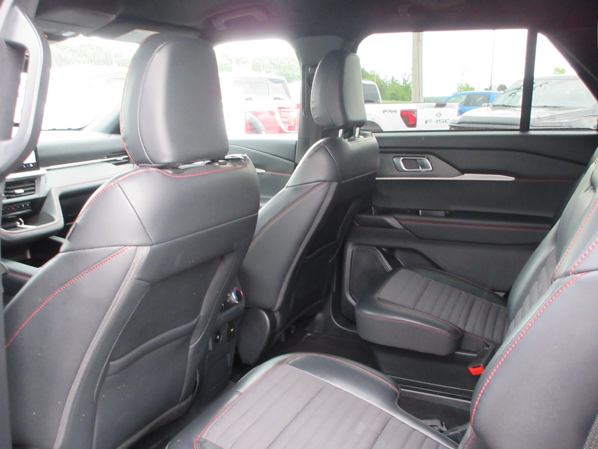 2025 Ford Explorer ST-Line 4WD
