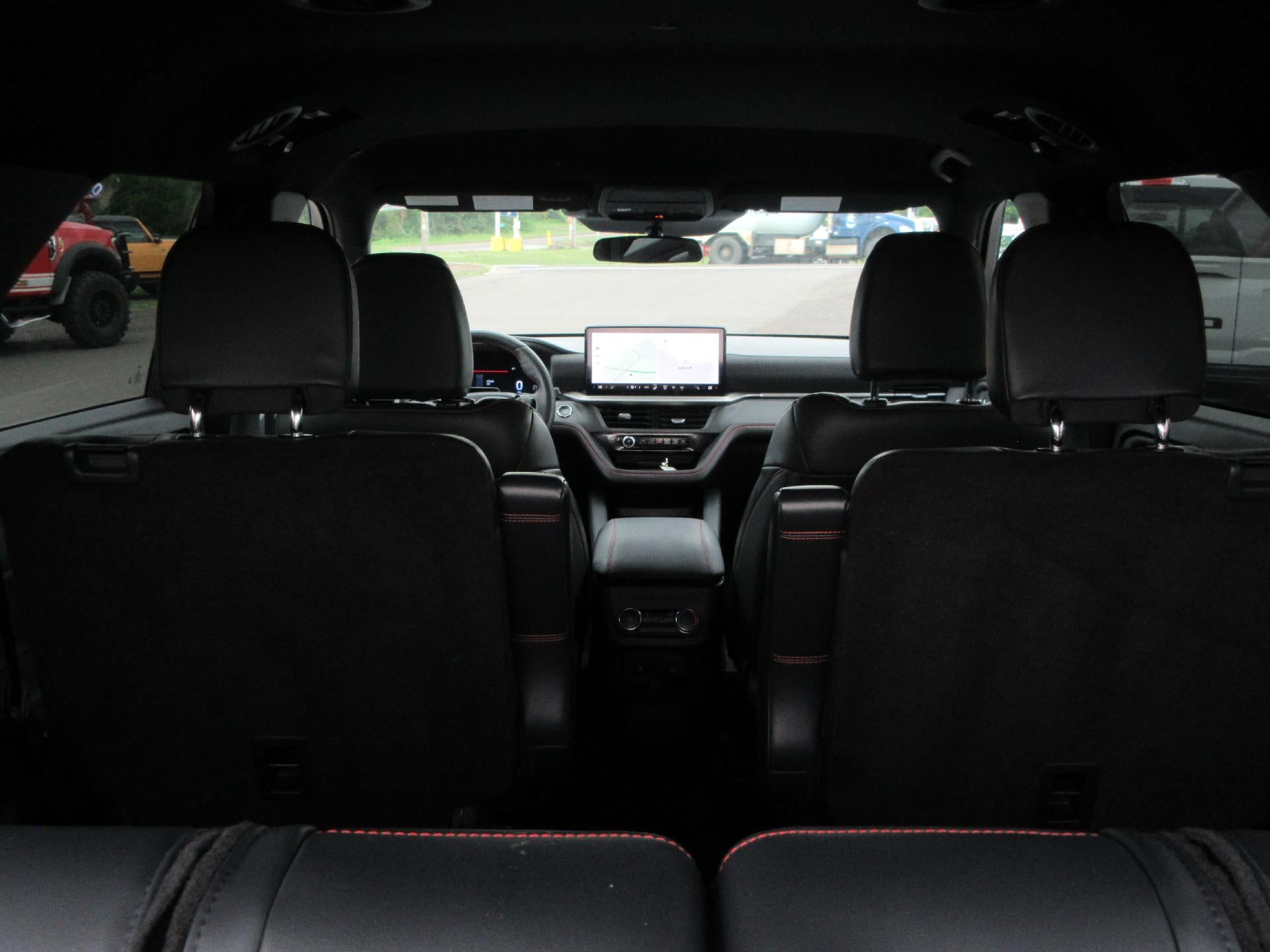 2025 Ford Explorer ST-Line 4WD