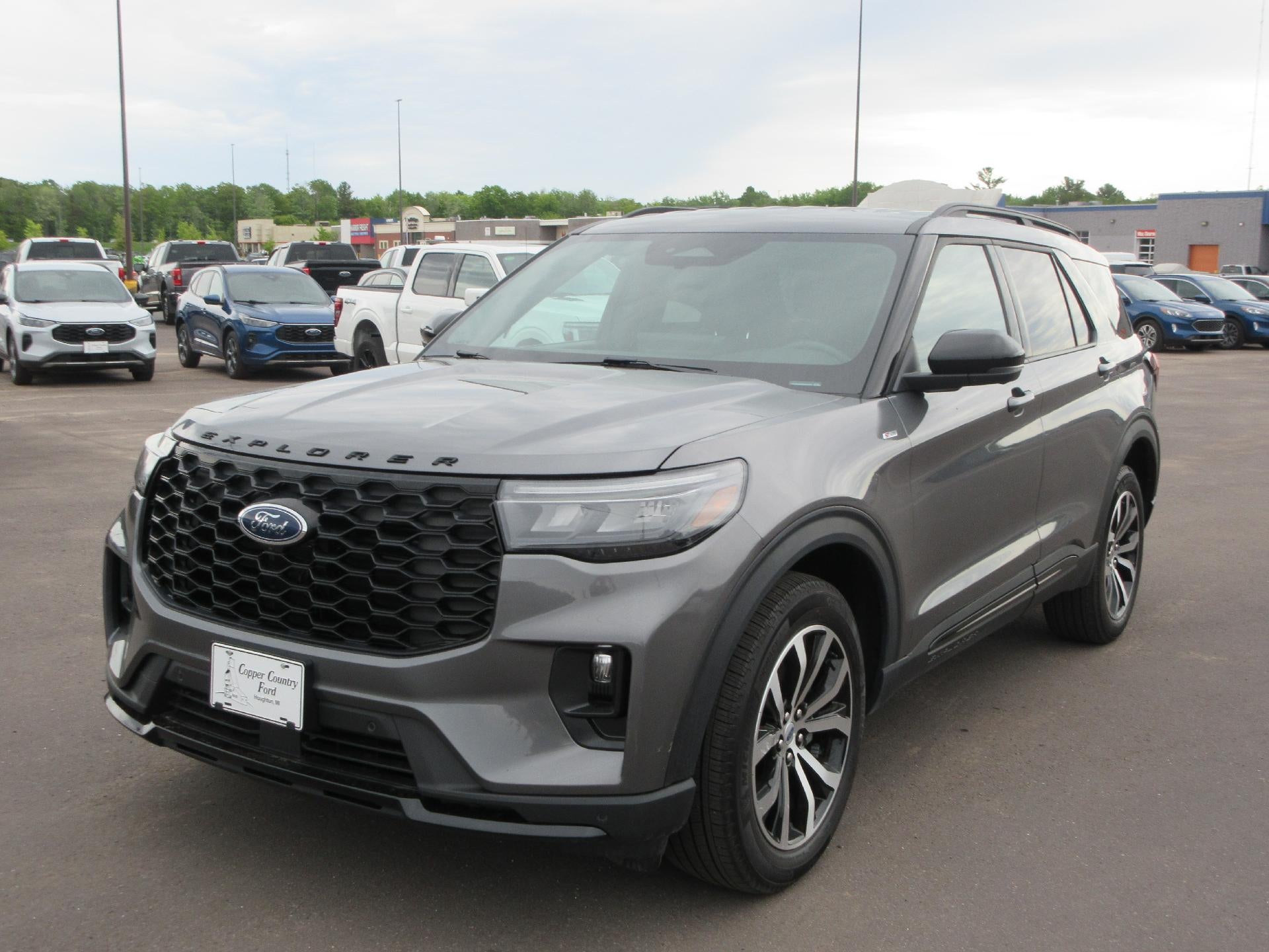 2025 Ford Explorer ST-Line 4WD