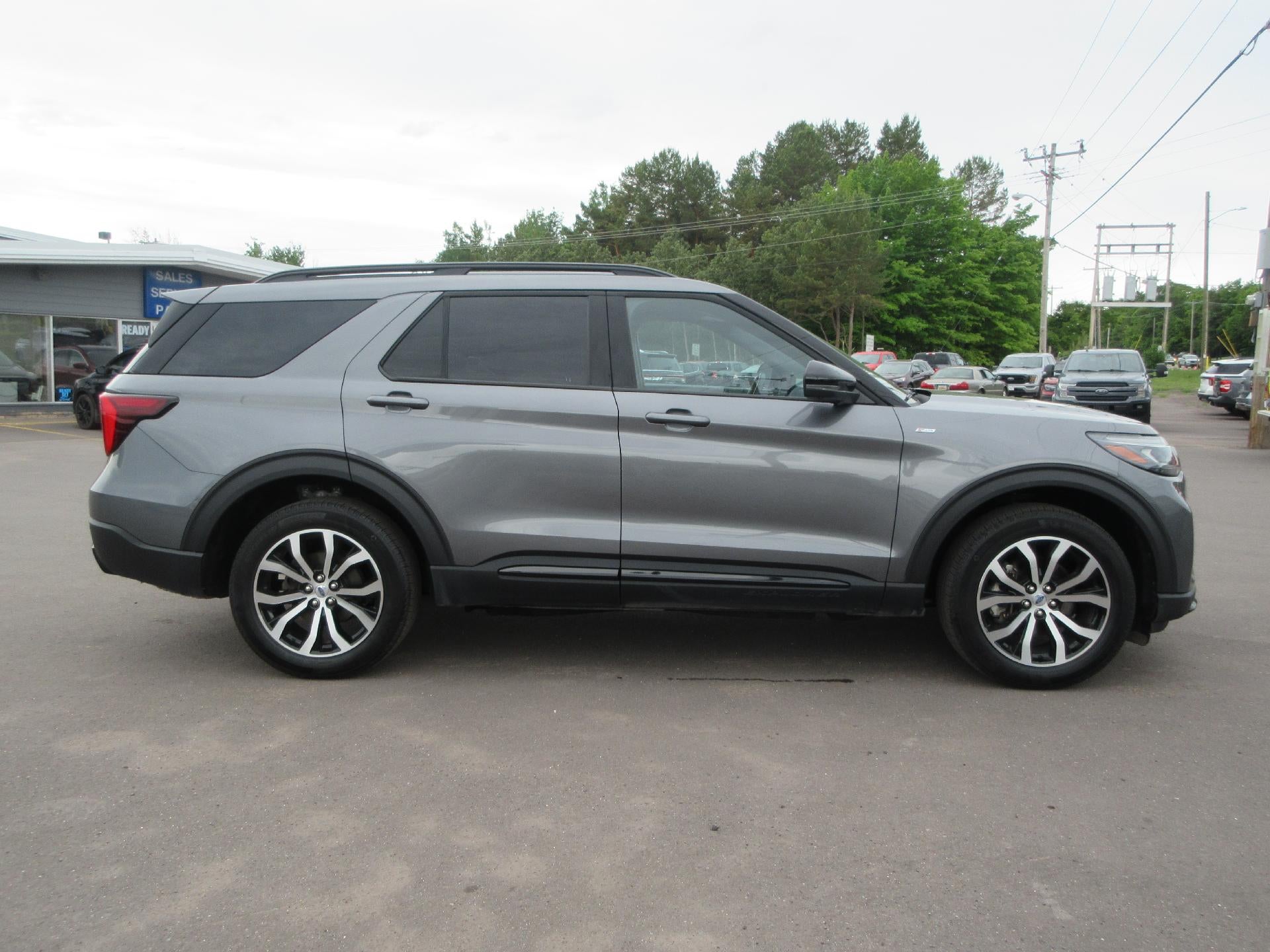 2025 Ford Explorer ST-Line 4WD