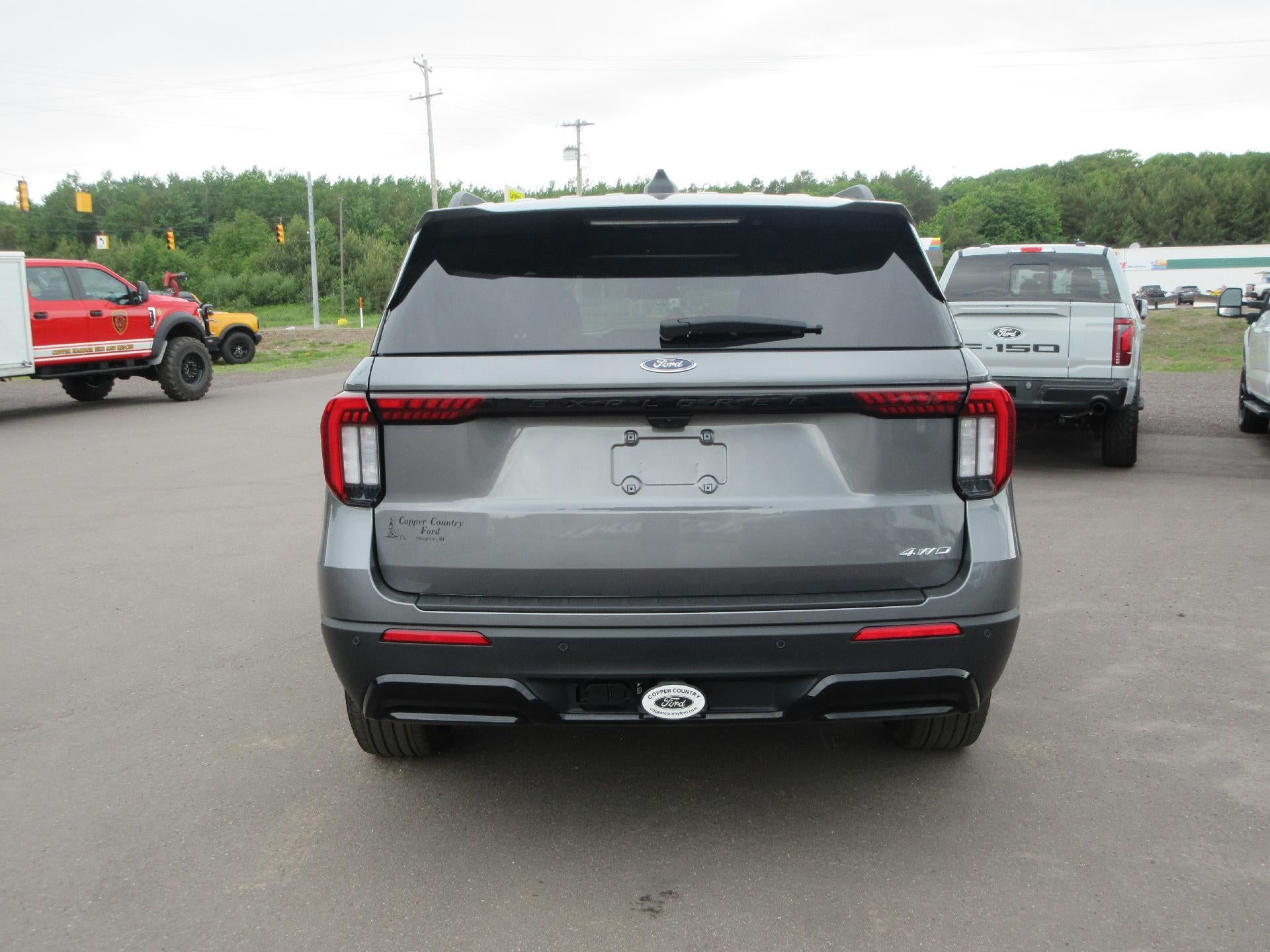 2025 Ford Explorer ST-Line 4WD