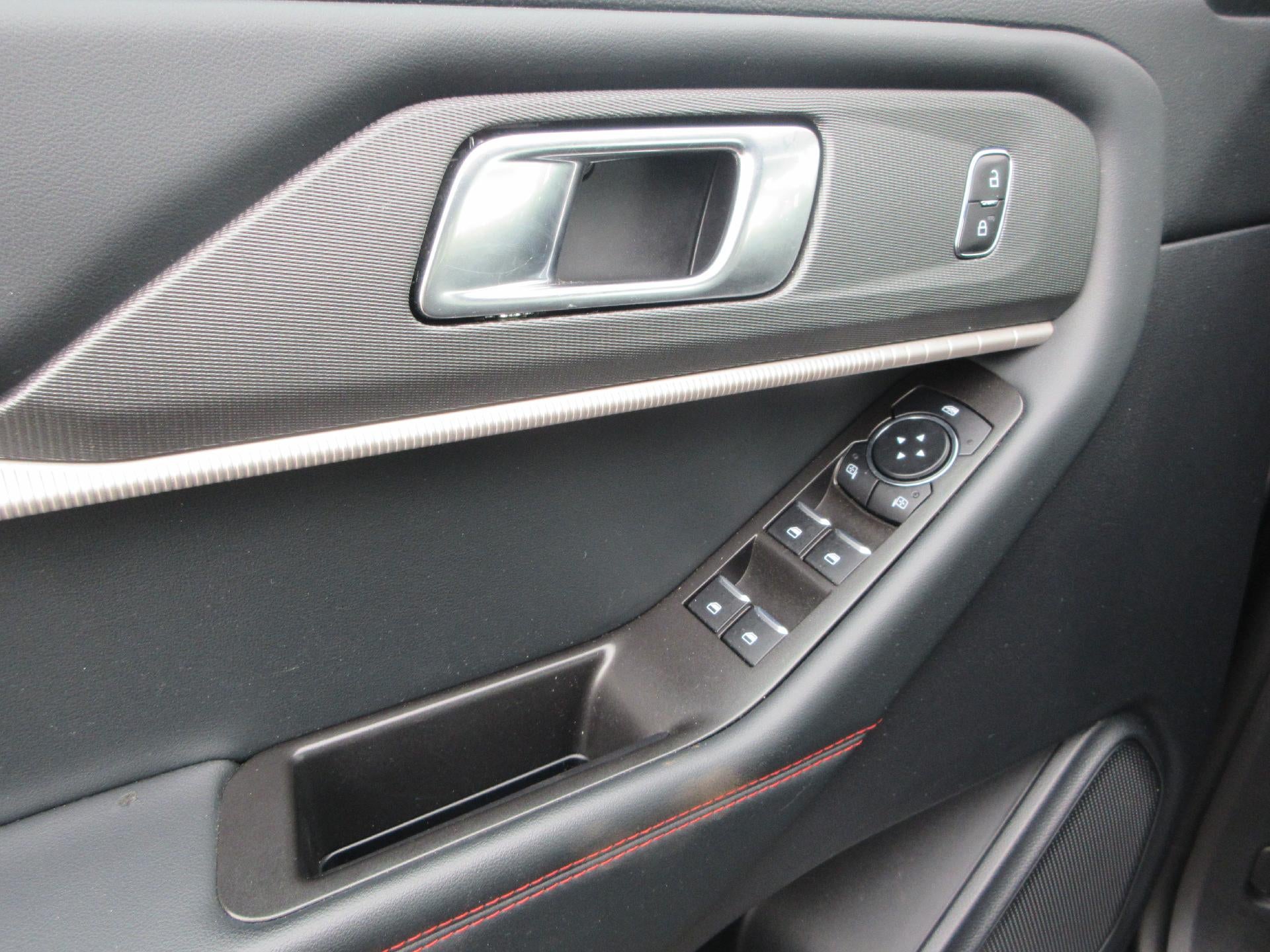 2025 Ford Explorer ST-Line 4WD