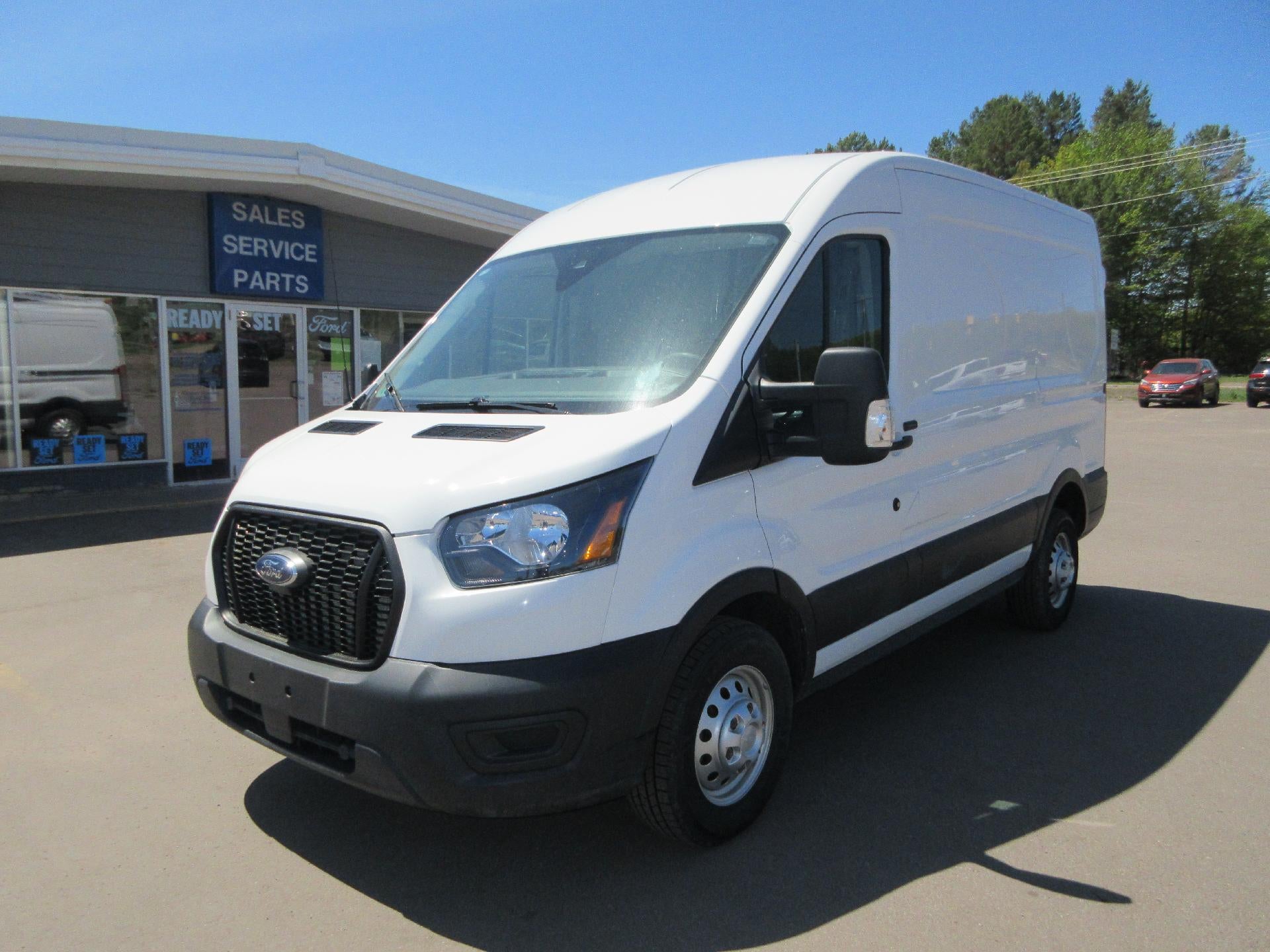 2023 Ford Transit Cargo Van T-250 130" Med Rf 9070 GVWR AWD