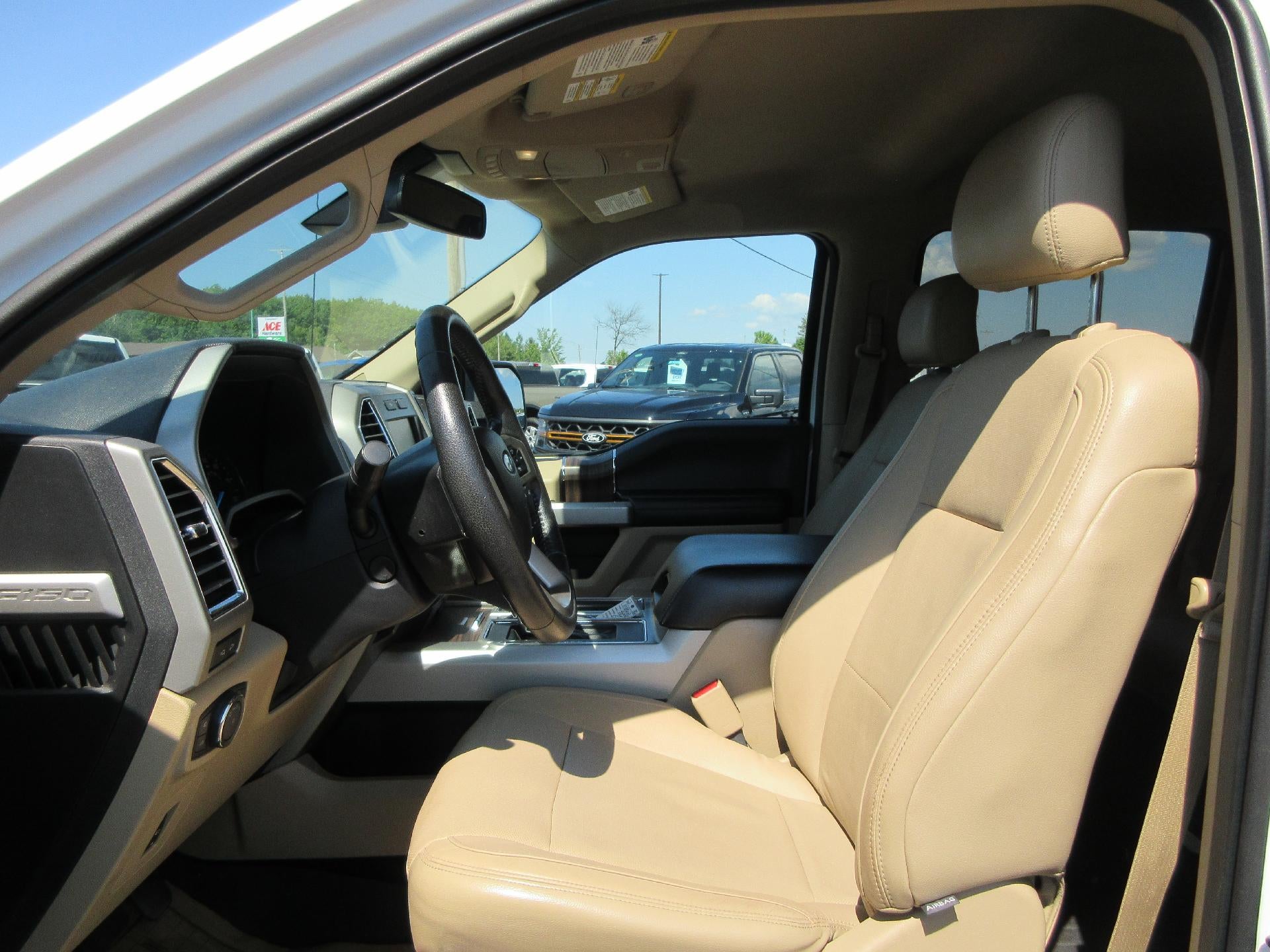 2015 Ford F-150 4WD SuperCrew 5-1/2 Ft Box Lariat