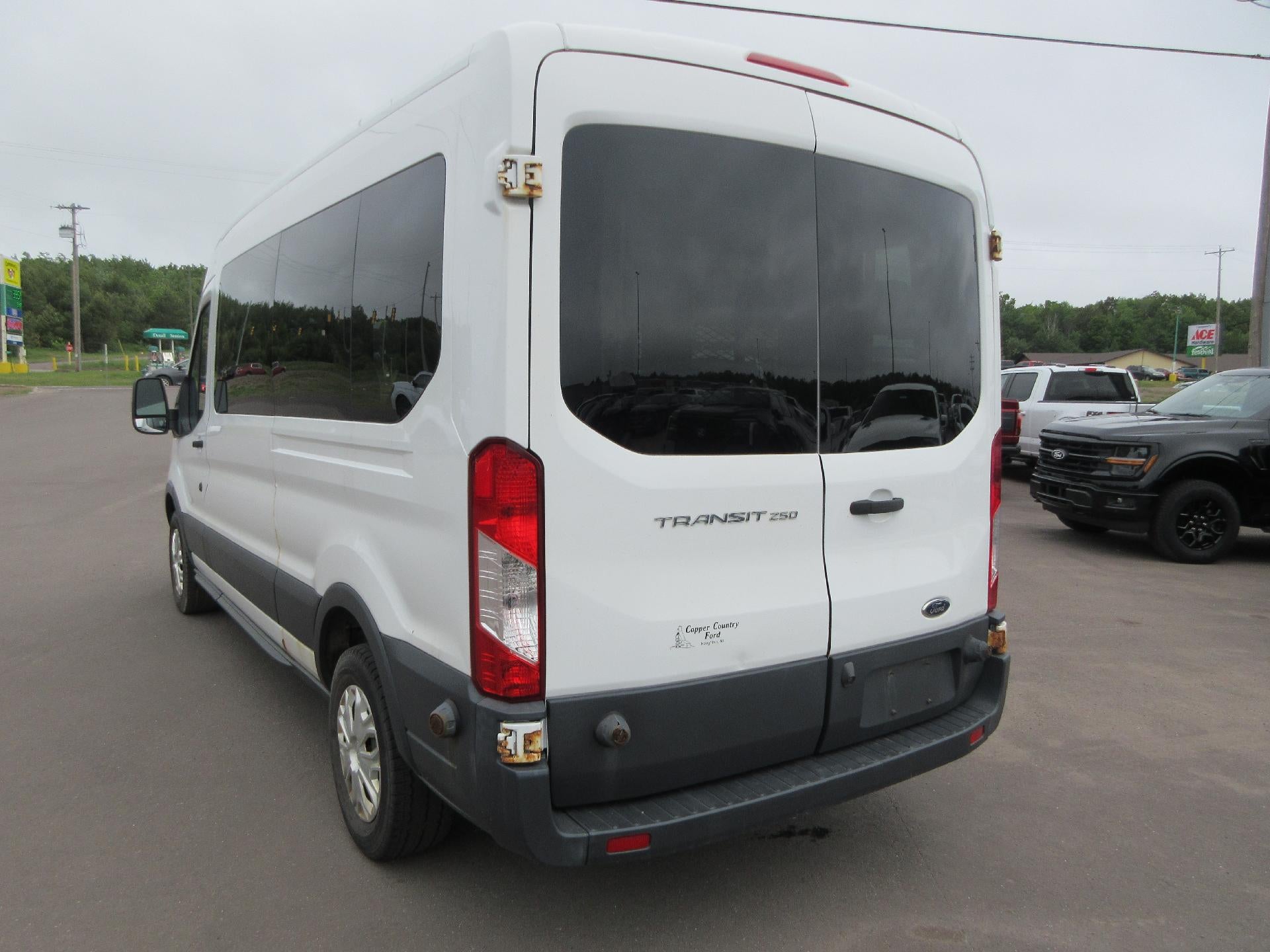 2017 Ford Transit Van T-250 148" Med Rf 9000 GVWR Sliding RH Dr