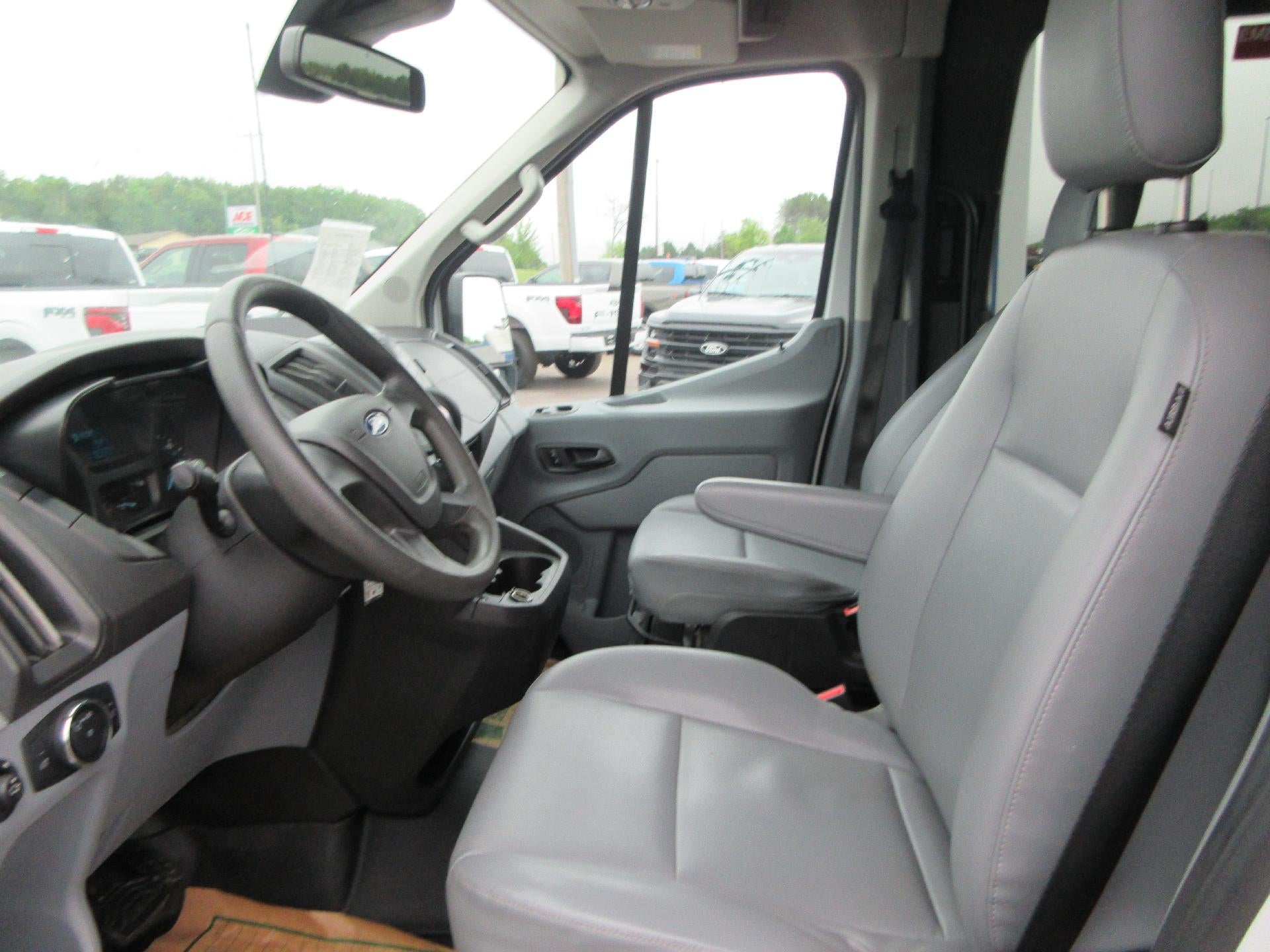 2017 Ford Transit Van T-250 148" Med Rf 9000 GVWR Sliding RH Dr