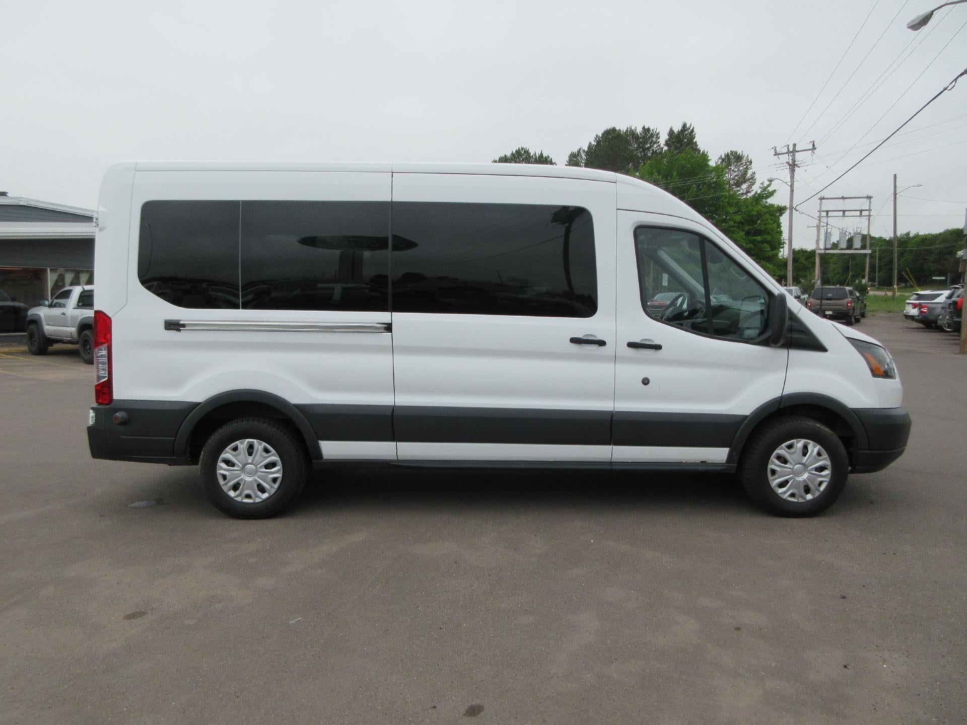 2017 Ford Transit Van T-250 148" Med Rf 9000 GVWR Sliding RH Dr