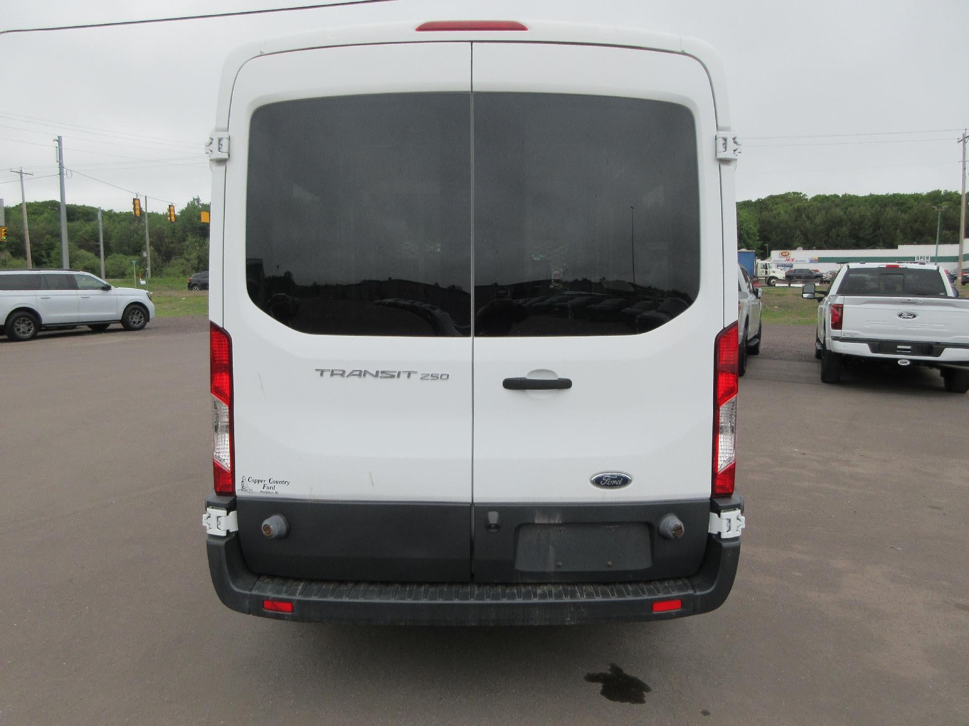2017 Ford Transit Van T-250 148" Med Rf 9000 GVWR Sliding RH Dr