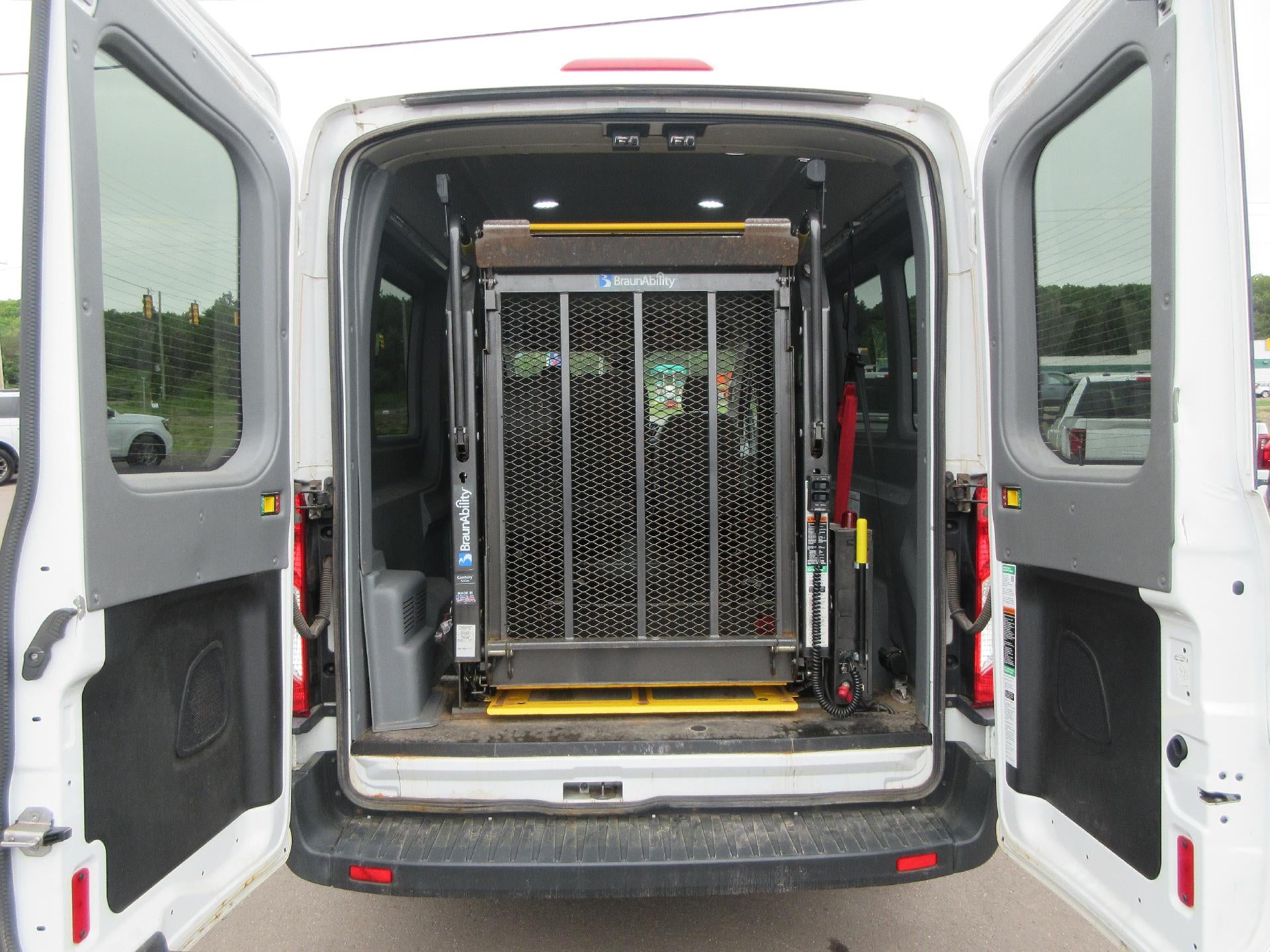 2017 Ford Transit Van T-250 148" Med Rf 9000 GVWR Sliding RH Dr