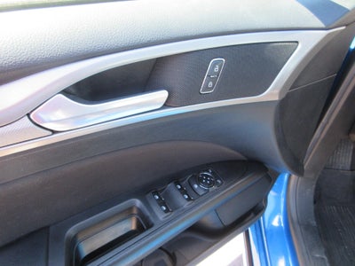 2020 Ford Fusion SE FWD