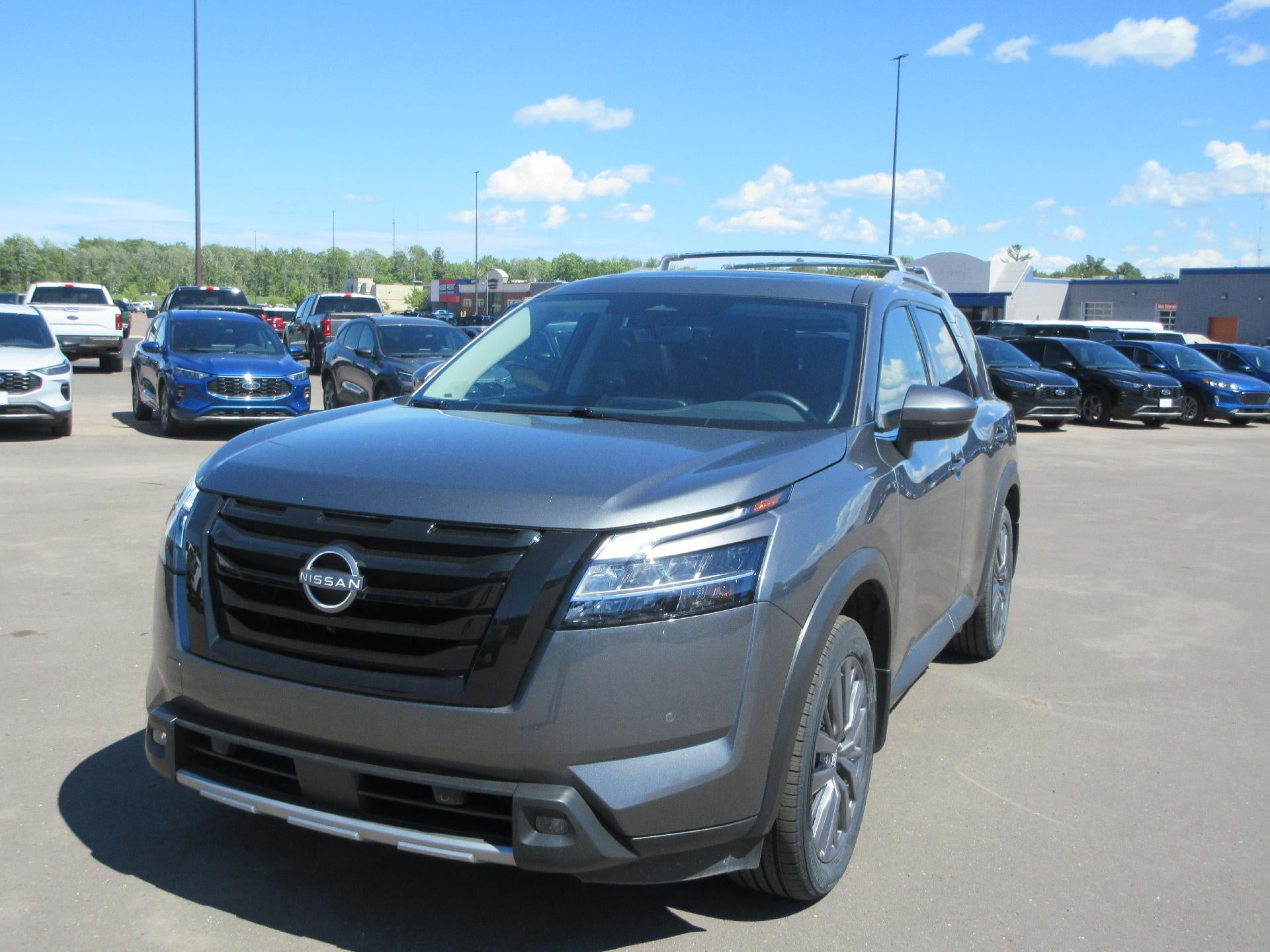 2024 Nissan Pathfinder SL 4WD