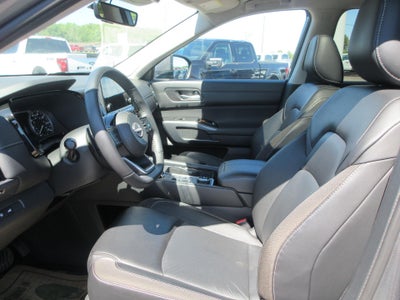 2024 Nissan Pathfinder SL 4WD