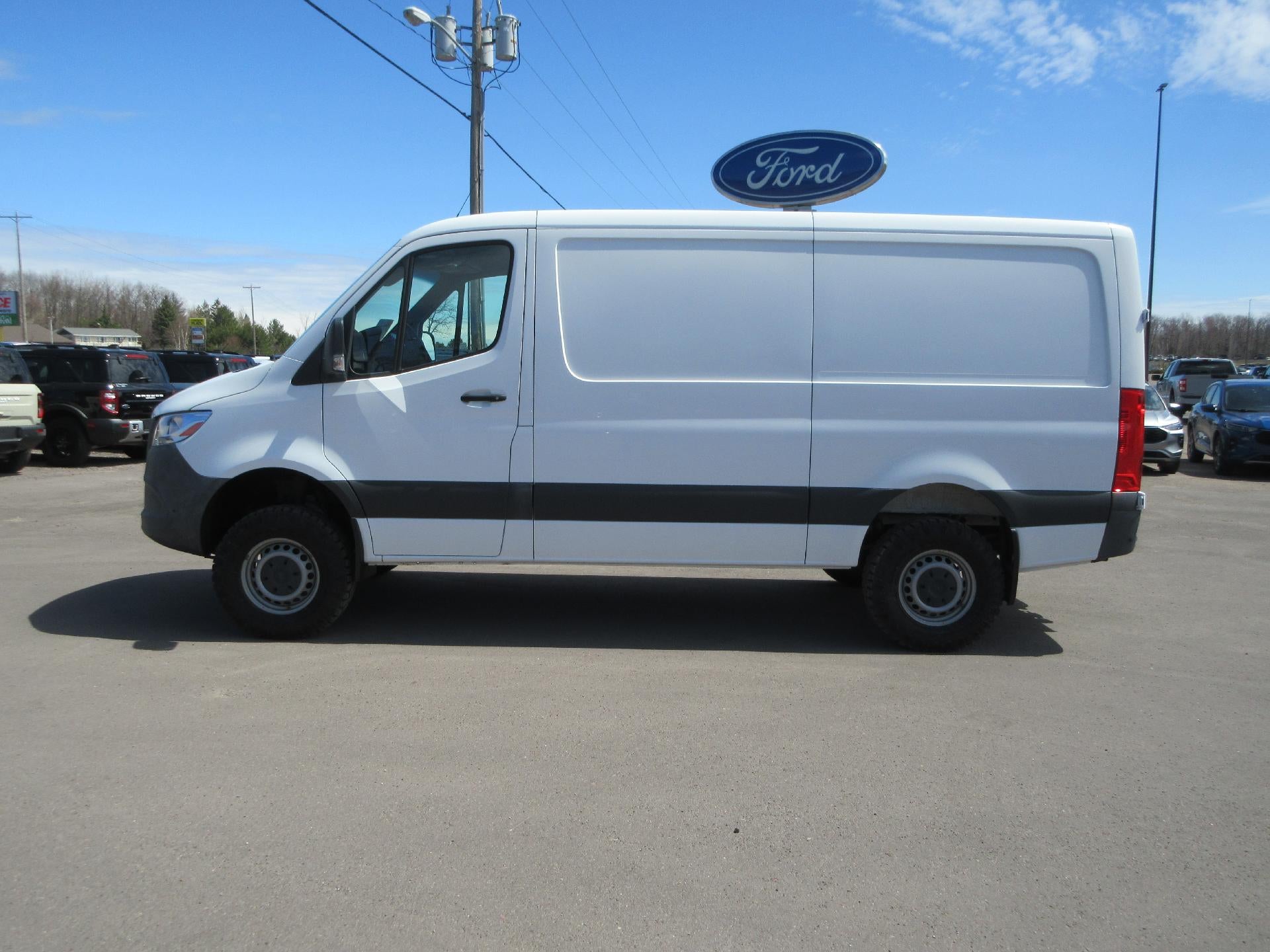 2020 Mercedes-Benz Sprinter Cargo Van 2500 Standard Roof V6 144" 4WD